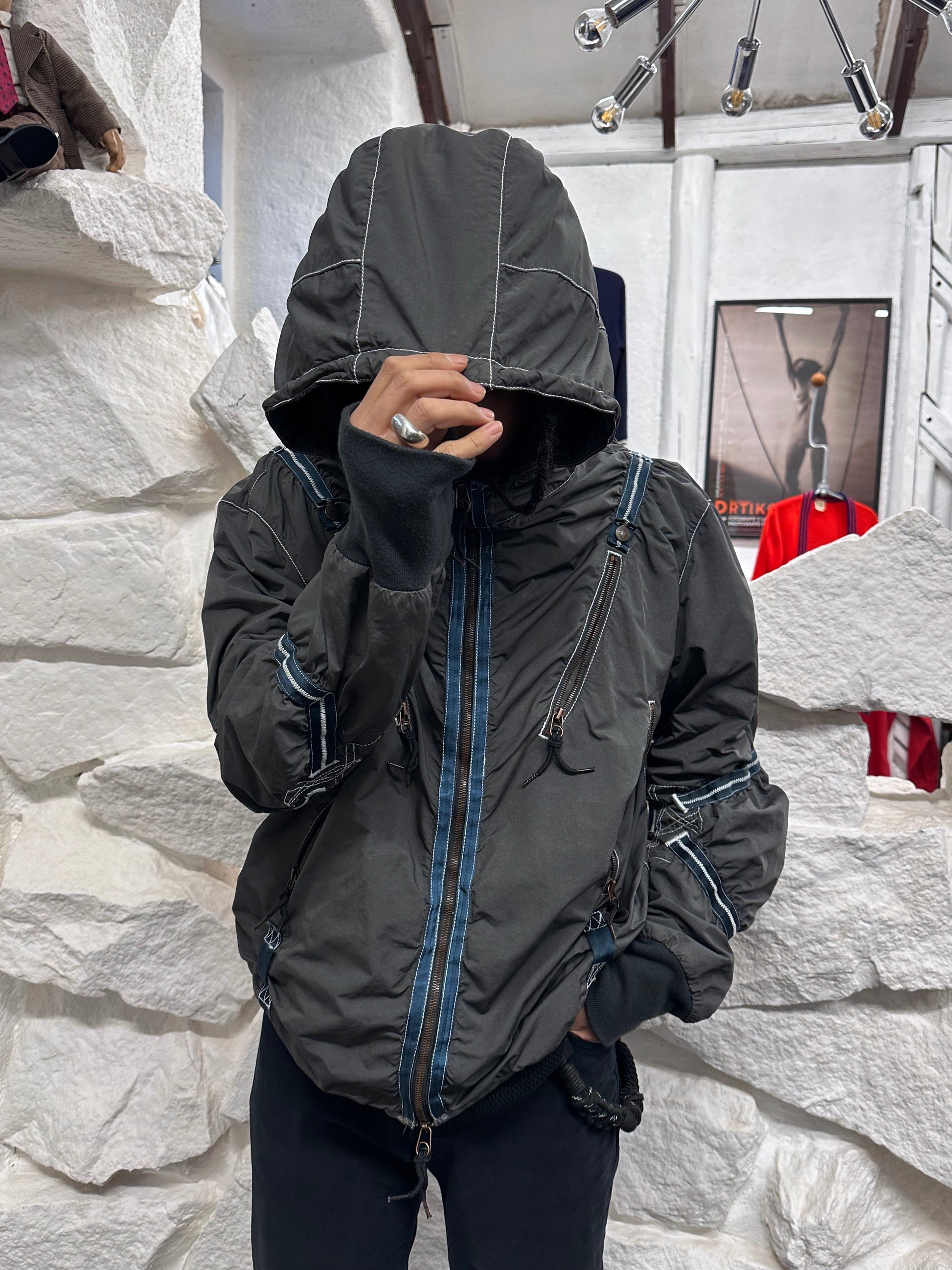 JET SET Toto Praha Vintage clothing store Antique shop プラハ 古着屋 古着 Black 黒 Prague Vintage ヴィンテージ