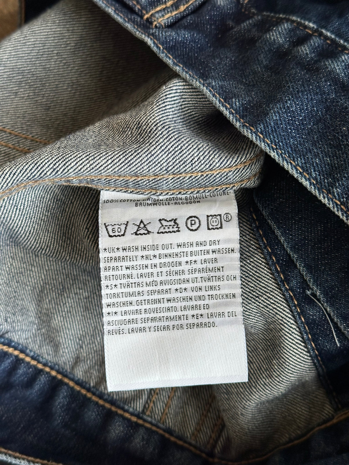 2001's Levi’s europa denim trucker jacket