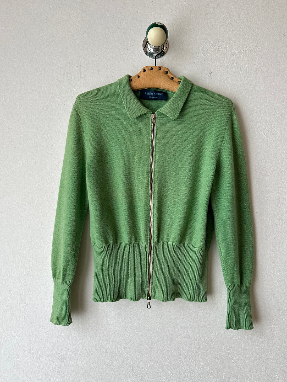Pure cashmere knit in Jade-ite