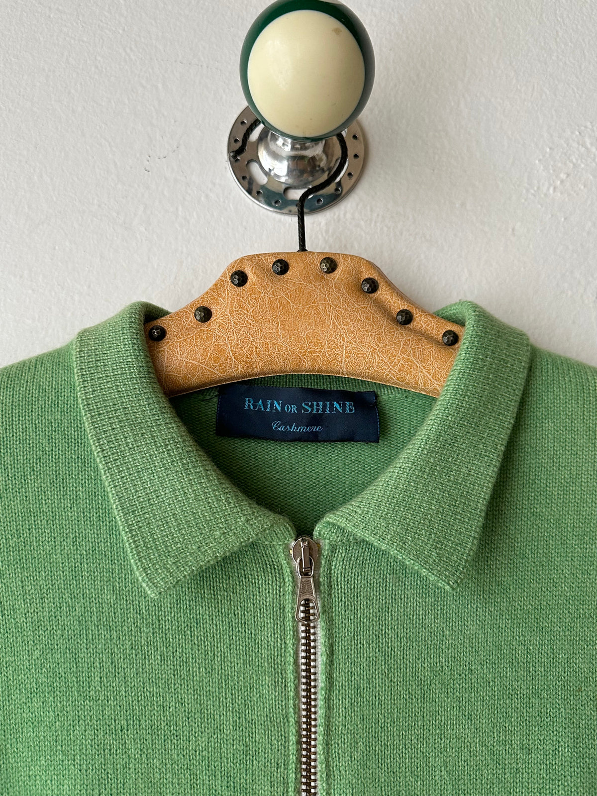 Pure cashmere knit in Jade-ite