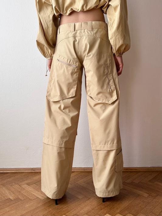 many pockets trouser