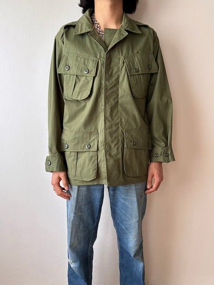 1964s US army jungle fatigue jacket , Dead stock