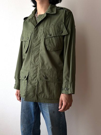 1964s US army jungle fatigue jacket , Dead stock