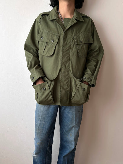 1964s US army jungle fatigue jacket , Dead stock