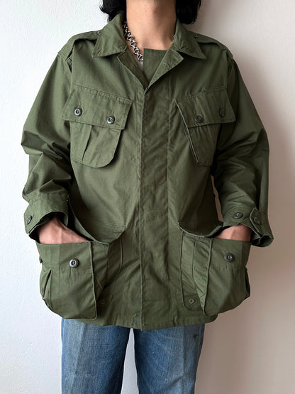 1964s US army jungle fatigue jacket , Dead stock