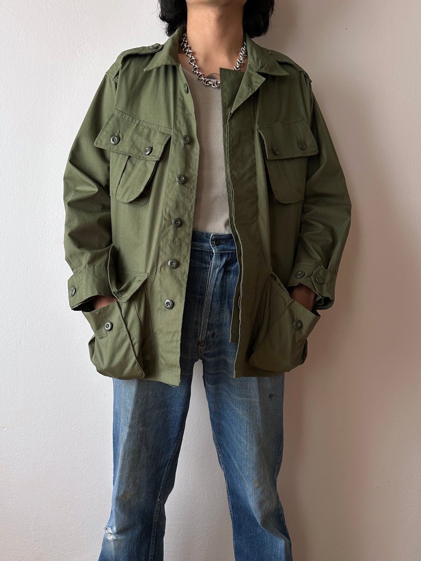 1964s US army jungle fatigue jacket , Dead stock
