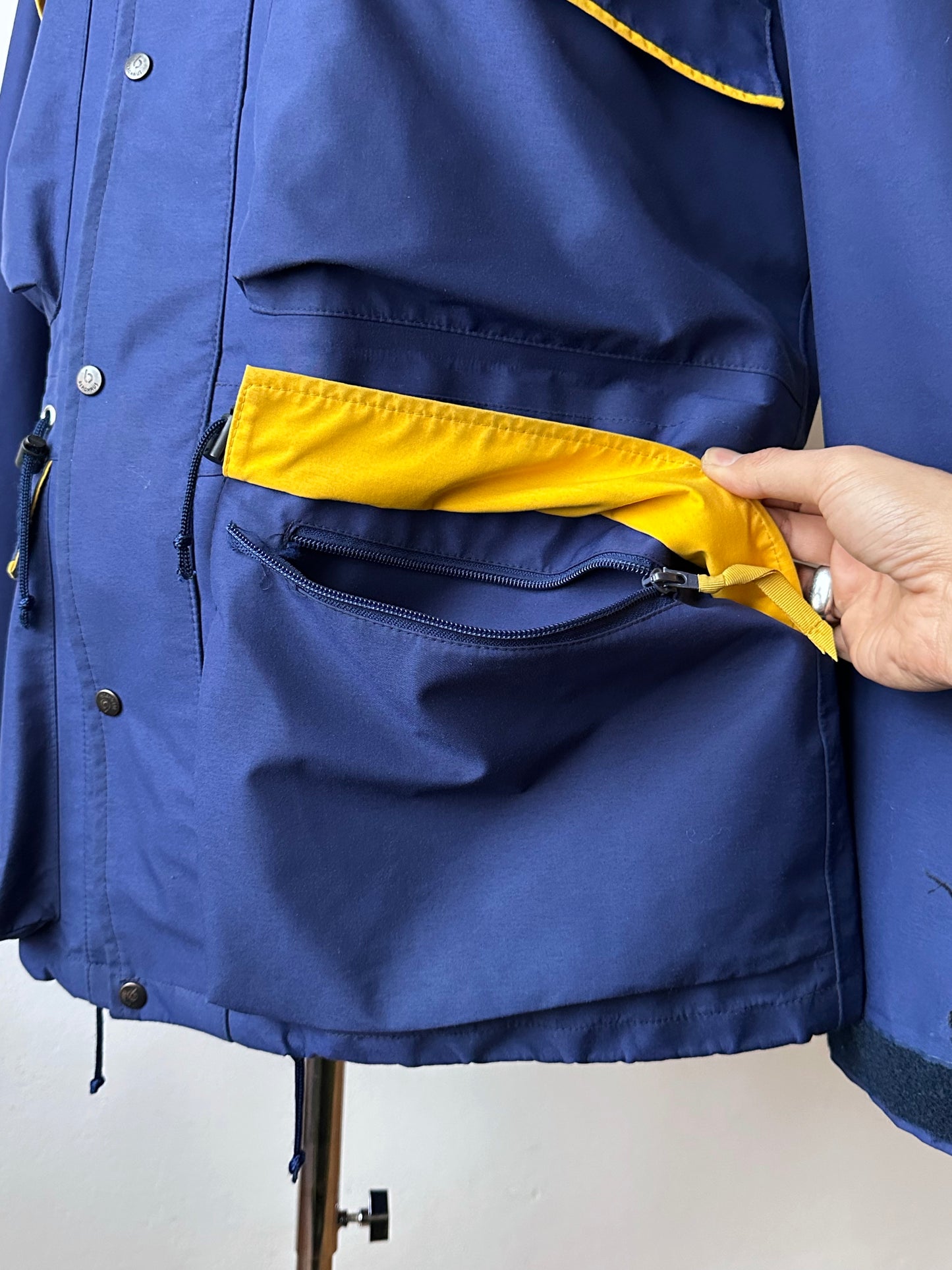 1990's Berghaus Trango Extrem Gore-Tex 90年代 バーグハウス Vintage ヴィンテージ Toto Praha Vintage clothing store 古着屋 プラハ Prague イギリス古着 アウトドア Made in Gt,Britain Made in England