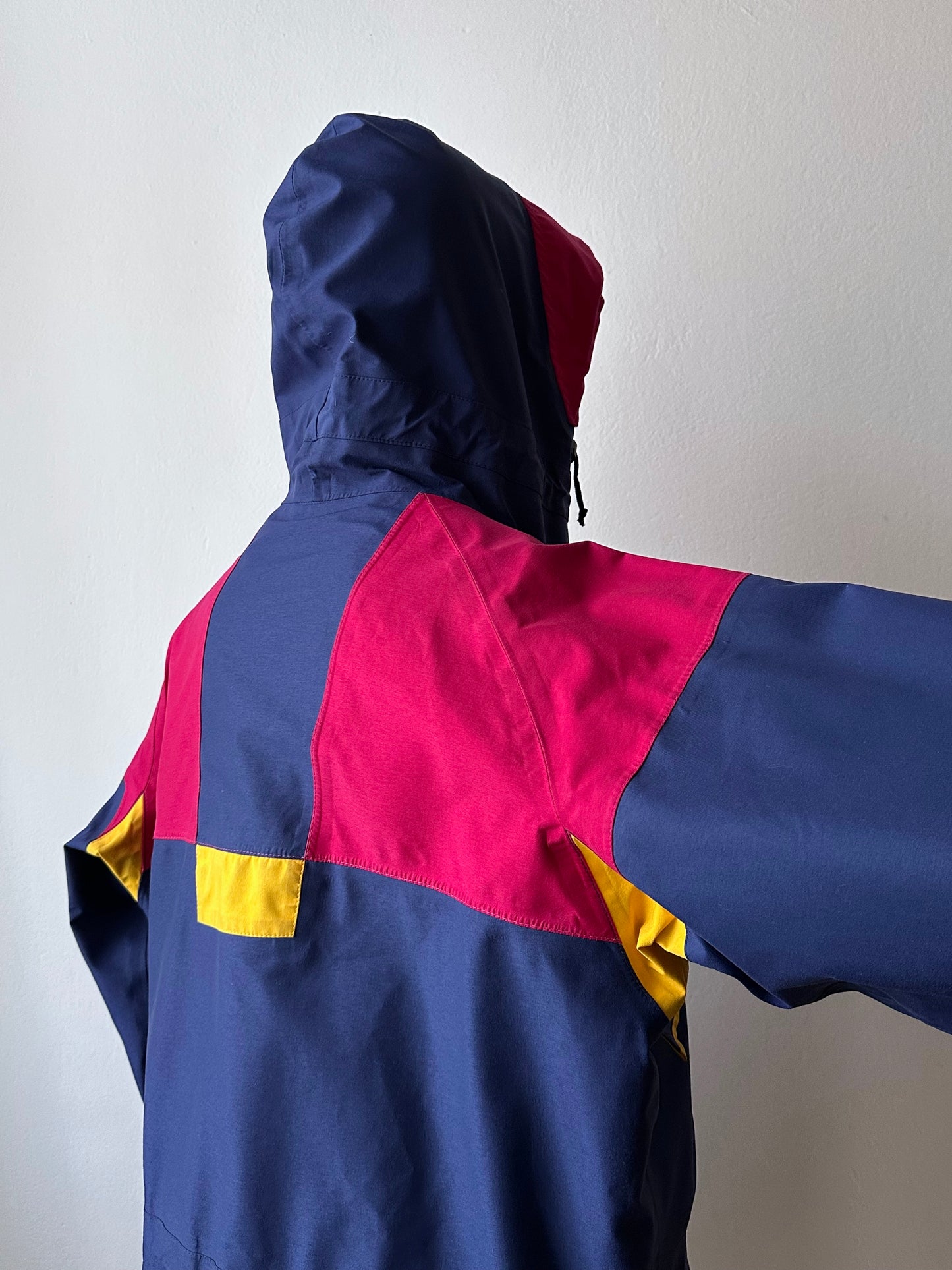 1990's Berghaus Trango Extrem Gore-Tex 90年代 バーグハウス Vintage ヴィンテージ Toto Praha Vintage clothing store 古着屋 プラハ Prague イギリス古着 アウトドア Made in Gt,Britain Made in England