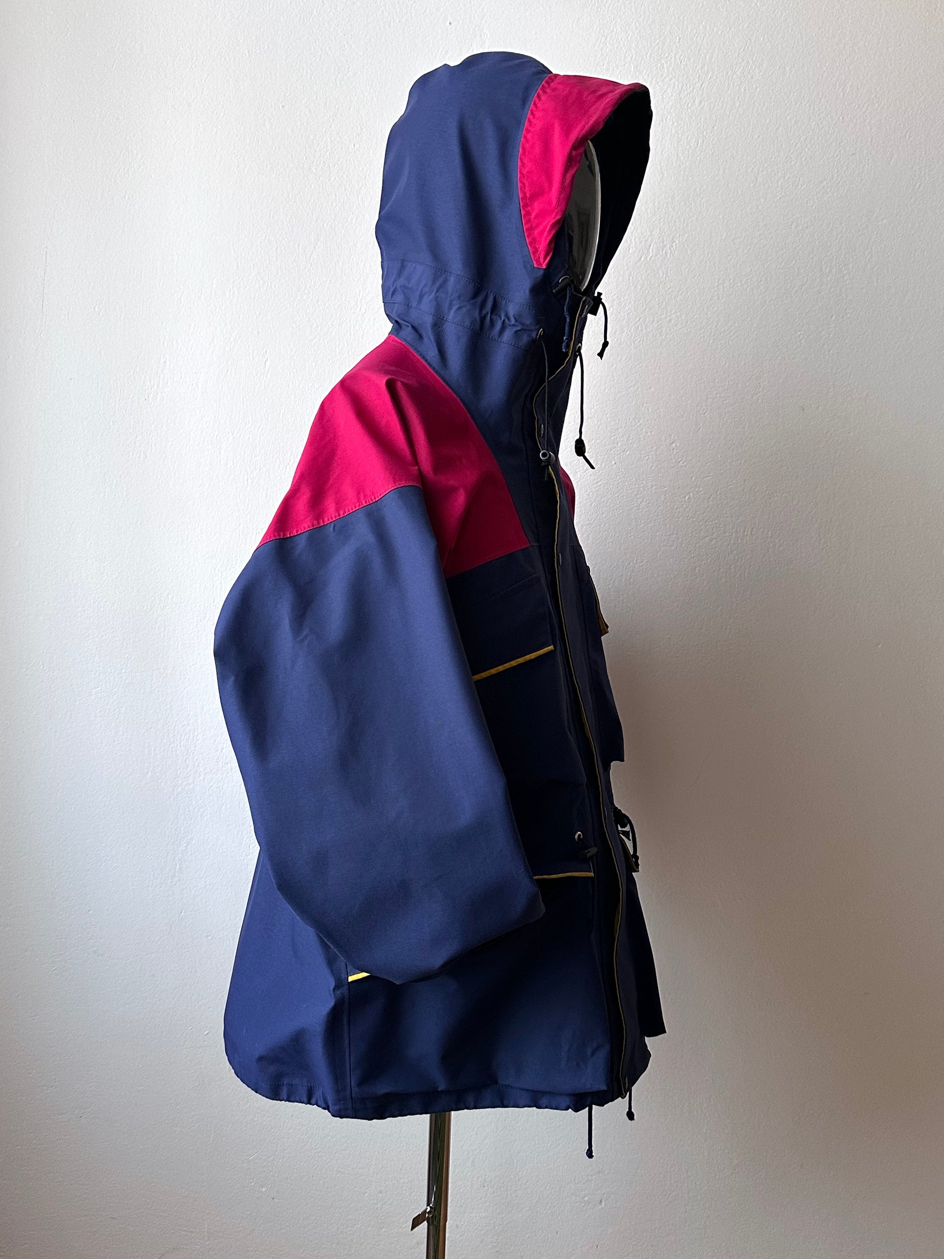 1990's Berghaus Trango Extrem Gore-Tex 90年代 バーグハウス Vintage ヴィンテージ Toto Praha Vintage clothing store 古着屋 プラハ Prague イギリス古着 アウトドア Made in Gt,Britain Made in England