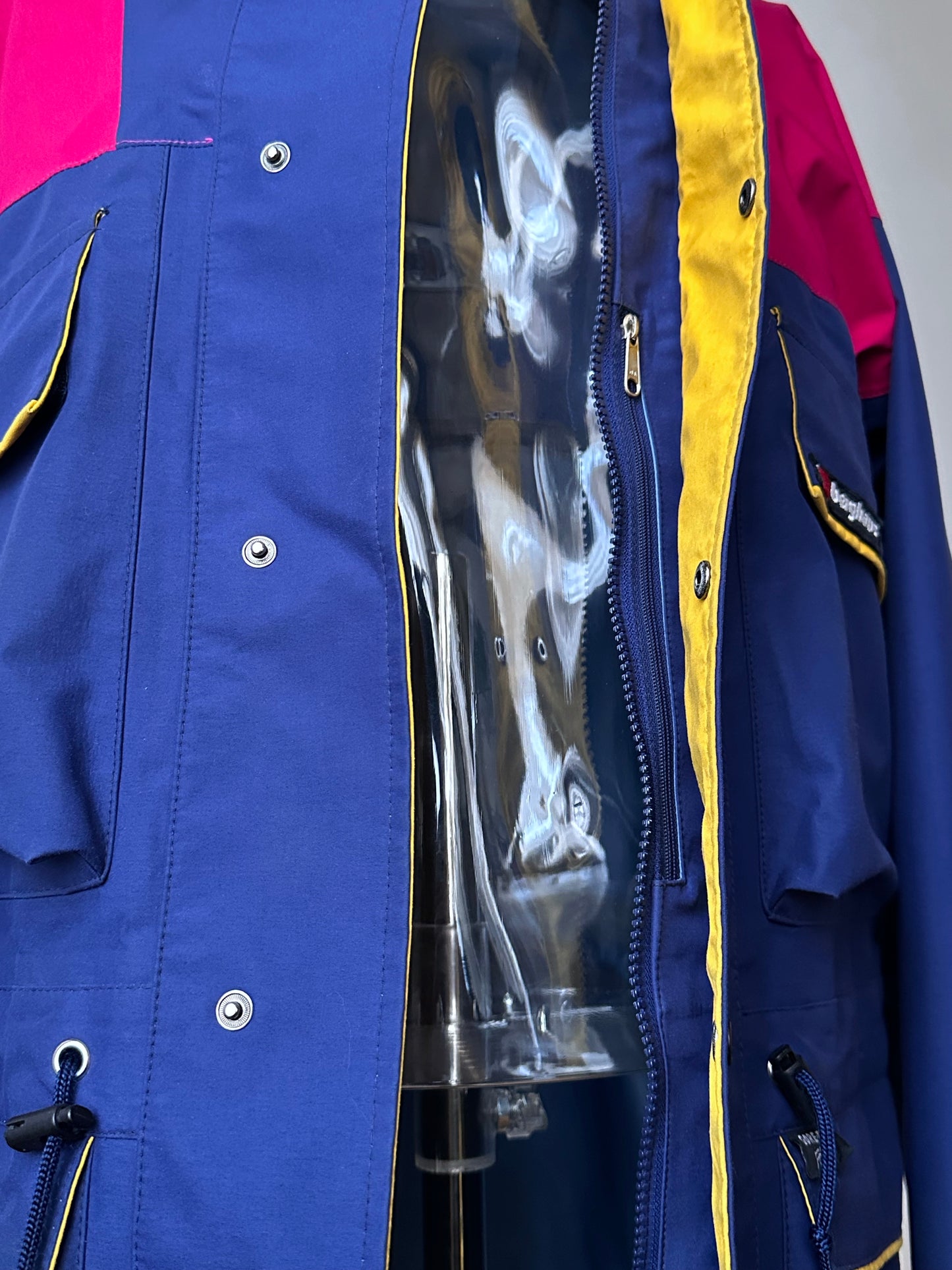 1990's Berghaus Trango Extrem Gore-Tex 90年代 バーグハウス Vintage ヴィンテージ Toto Praha Vintage clothing store 古着屋 プラハ Prague イギリス古着 アウトドア Made in Gt,Britain Made in England