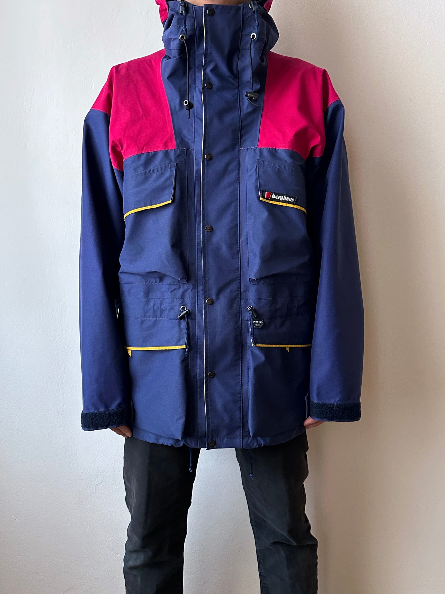 1990's Berghaus Trango Extrem Gore-Tex 90年代 バーグハウス Vintage ヴィンテージ Toto Praha Vintage clothing store 古着屋 プラハ Prague イギリス古着 アウトドア Made in Gt,Britain Made in England