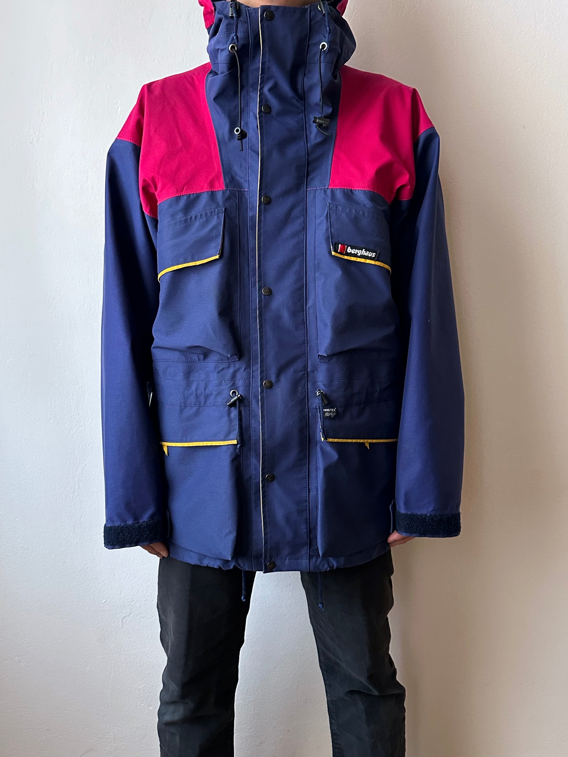 1990's Berghaus Trango Extrem Gore-Tex 90年代 バーグハウス Vintage ヴィンテージ Toto Praha Vintage clothing store 古着屋 プラハ Prague イギリス古着 アウトドア Made in Gt,Britain Made in England