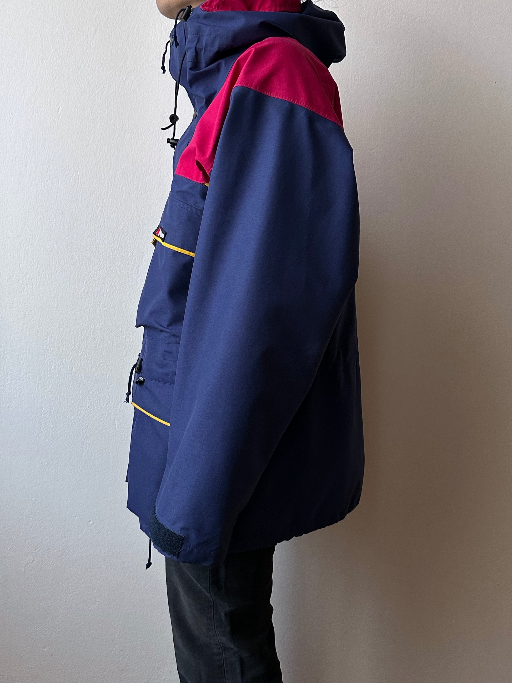 1990's Berghaus Trango Extrem Gore-Tex 90年代 バーグハウス Vintage ヴィンテージ Toto Praha Vintage clothing store 古着屋 プラハ Prague イギリス古着 アウトドア Made in Gt,Britain Made in England