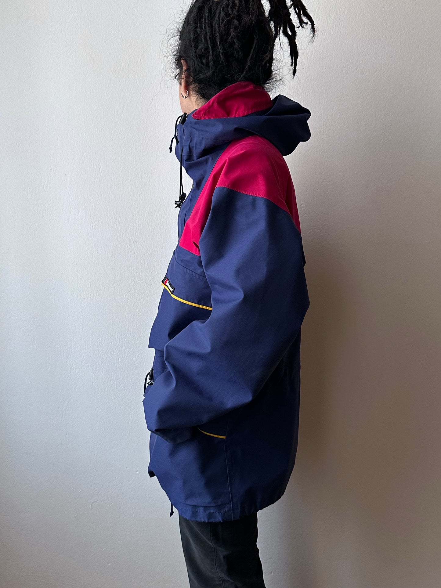 1990's Berghaus Trango Extrem Gore-Tex 90年代 バーグハウス Vintage ヴィンテージ Toto Praha Vintage clothing store 古着屋 プラハ Prague イギリス古着 アウトドア Made in Gt,Britain Made in England