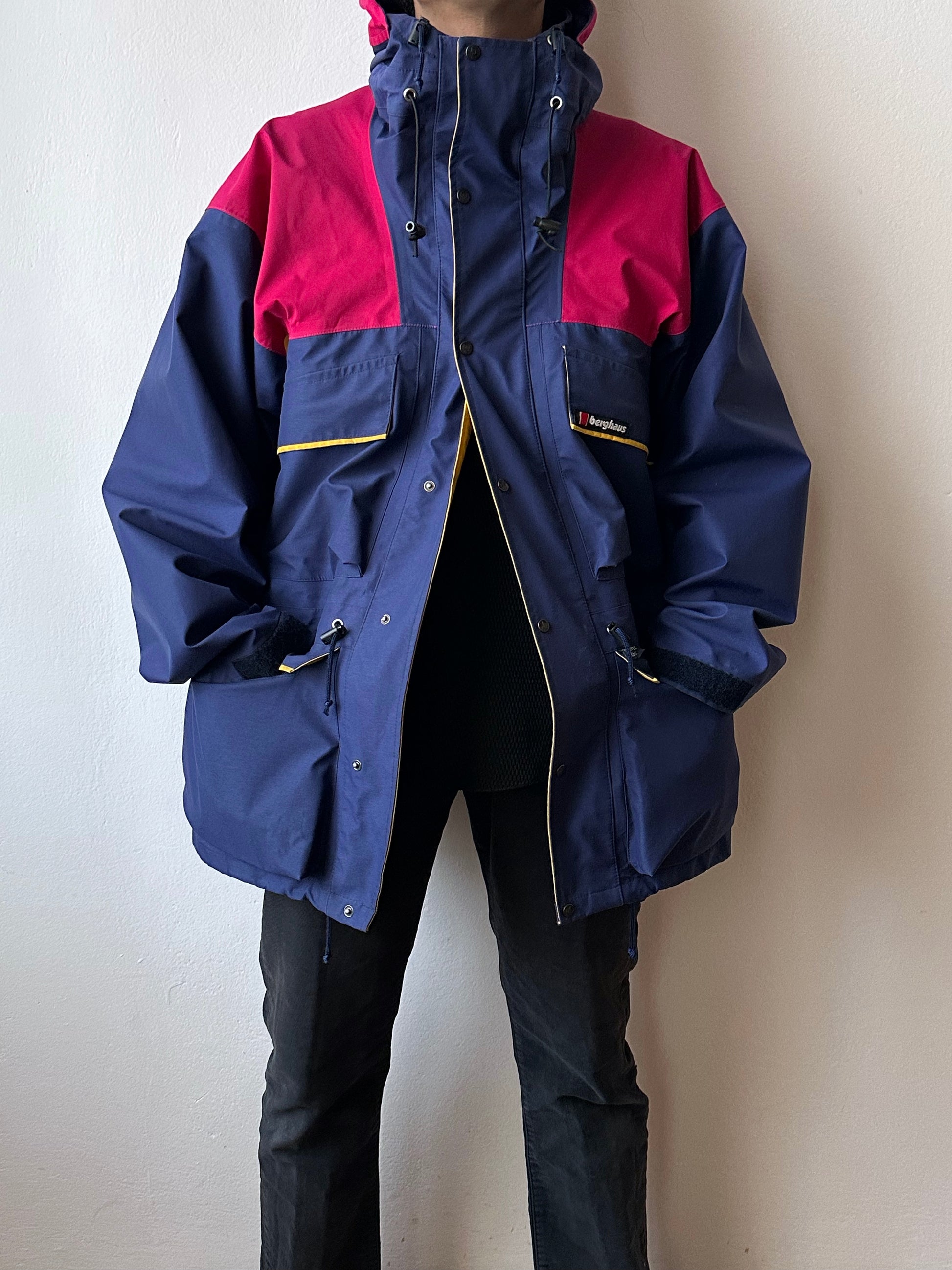 1990's Berghaus Trango Extrem Gore-Tex 90年代 バーグハウス Vintage ヴィンテージ Toto Praha Vintage clothing store 古着屋 プラハ Prague イギリス古着 アウトドア Made in Gt,Britain Made in England