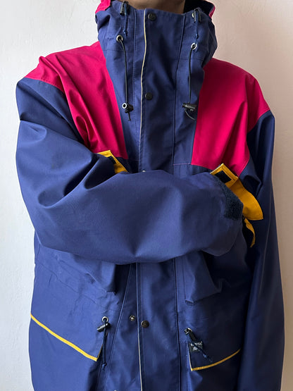 1990's Berghaus Trango Extrem Gore-Tex 90年代 バーグハウス Vintage ヴィンテージ Toto Praha Vintage clothing store 古着屋 プラハ Prague イギリス古着 アウトドア Made in Gt,Britain Made in England