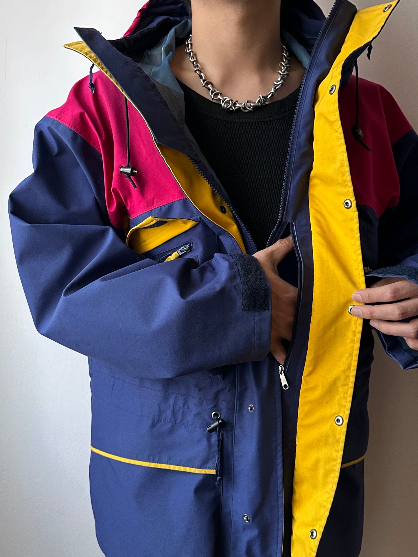 1990's Berghaus Trango Extrem Gore-Tex 90年代 バーグハウス Vintage ヴィンテージ Toto Praha Vintage clothing store 古着屋 プラハ Prague イギリス古着 アウトドア Made in Gt,Britain Made in England