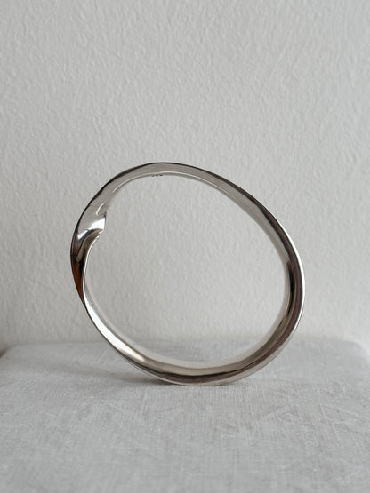 anonymous mobius bangle