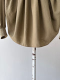 many pleats balloon blouse