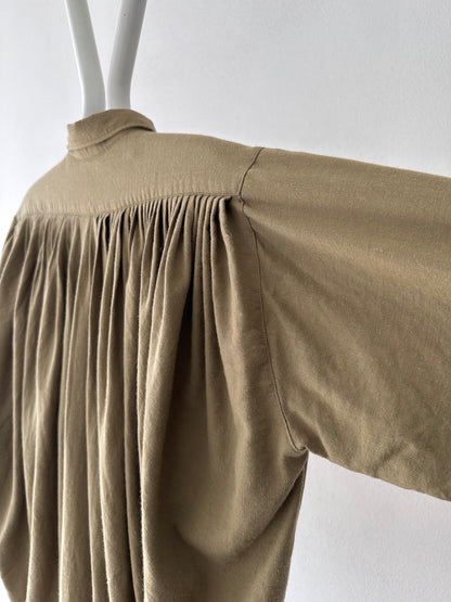 many pleats balloon blouse