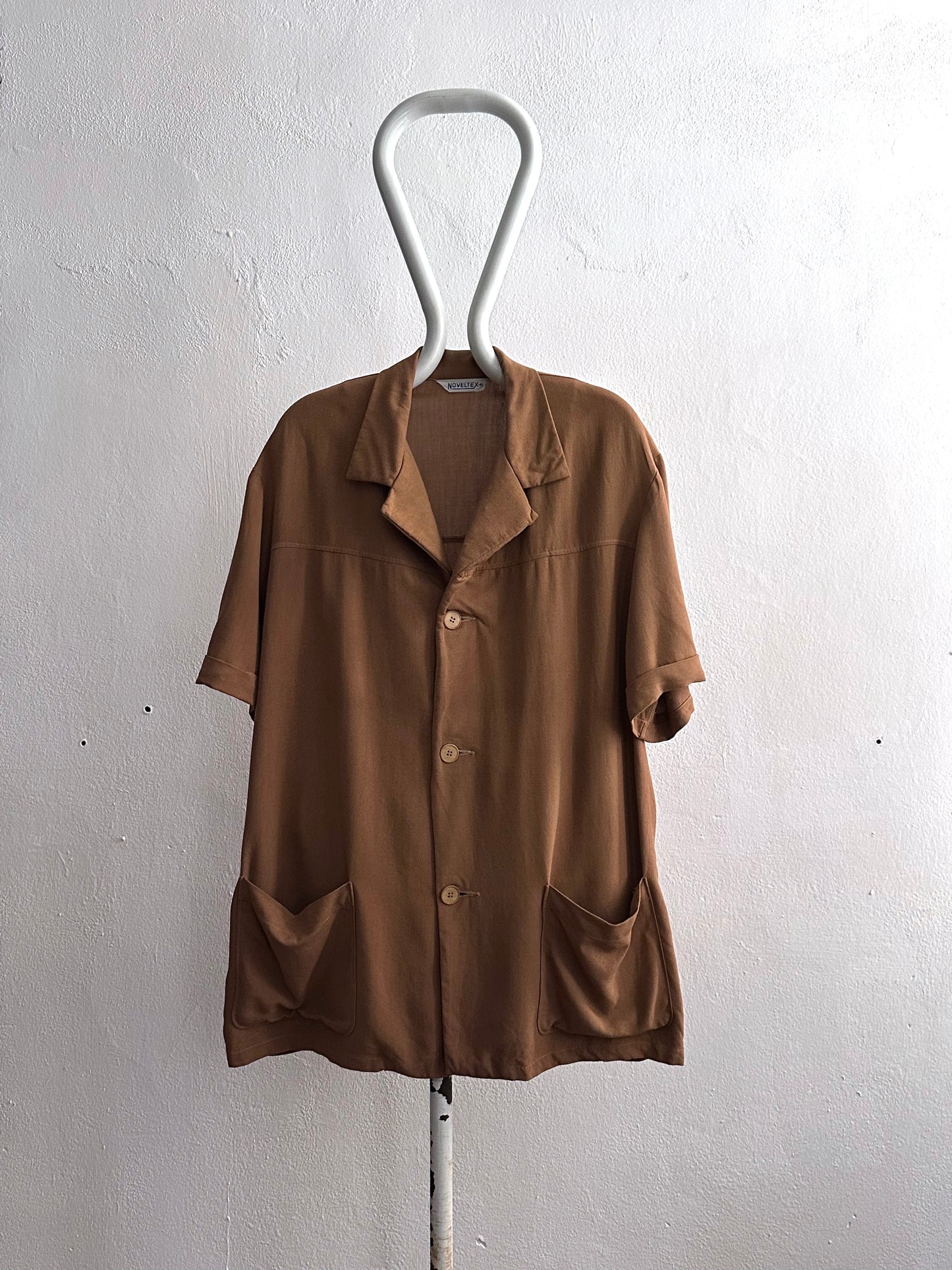 1960's French Rayon Open collar shirt 60年代 Vintage ヴィンテージ レーヨン レーヨンギャバ Brown 茶色 フランス Toto Praha Vintage clothing store Antique shop Prague 古着屋 アンティークショップ プラハ ユーロ古着  ヨーロッパ古着 古着卸 