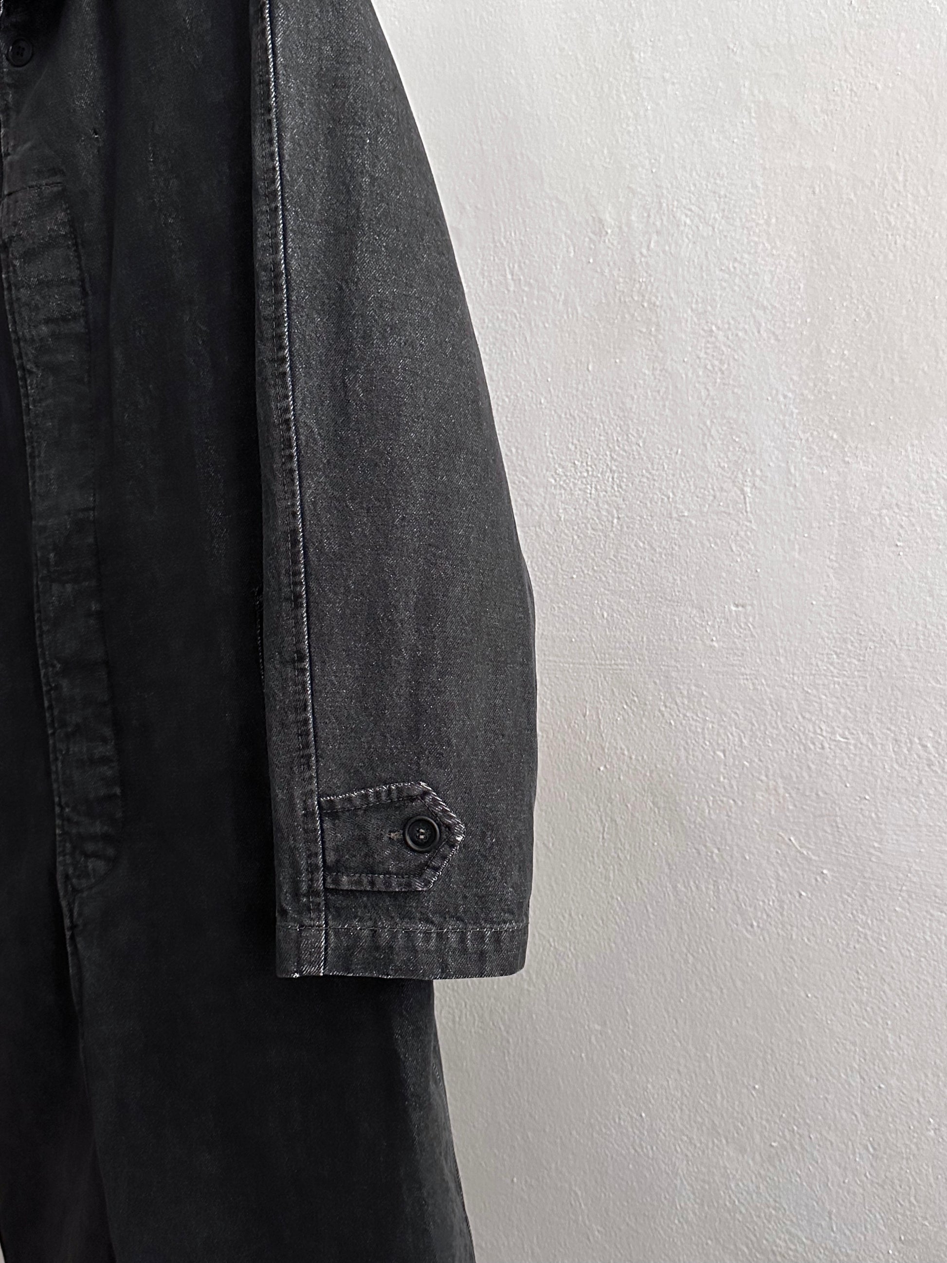 80's Levi's Black denim coat Vintage Made in Italy 80年代 リーバイス ブラックデニム コート Rare レア イタリア製 ヴィンテージ Toto Praha Vintage clothing store Antique shop Prague 古着屋 アンティークショップ プラハ ユーロ古着  ヨーロッパ古着 古着卸 