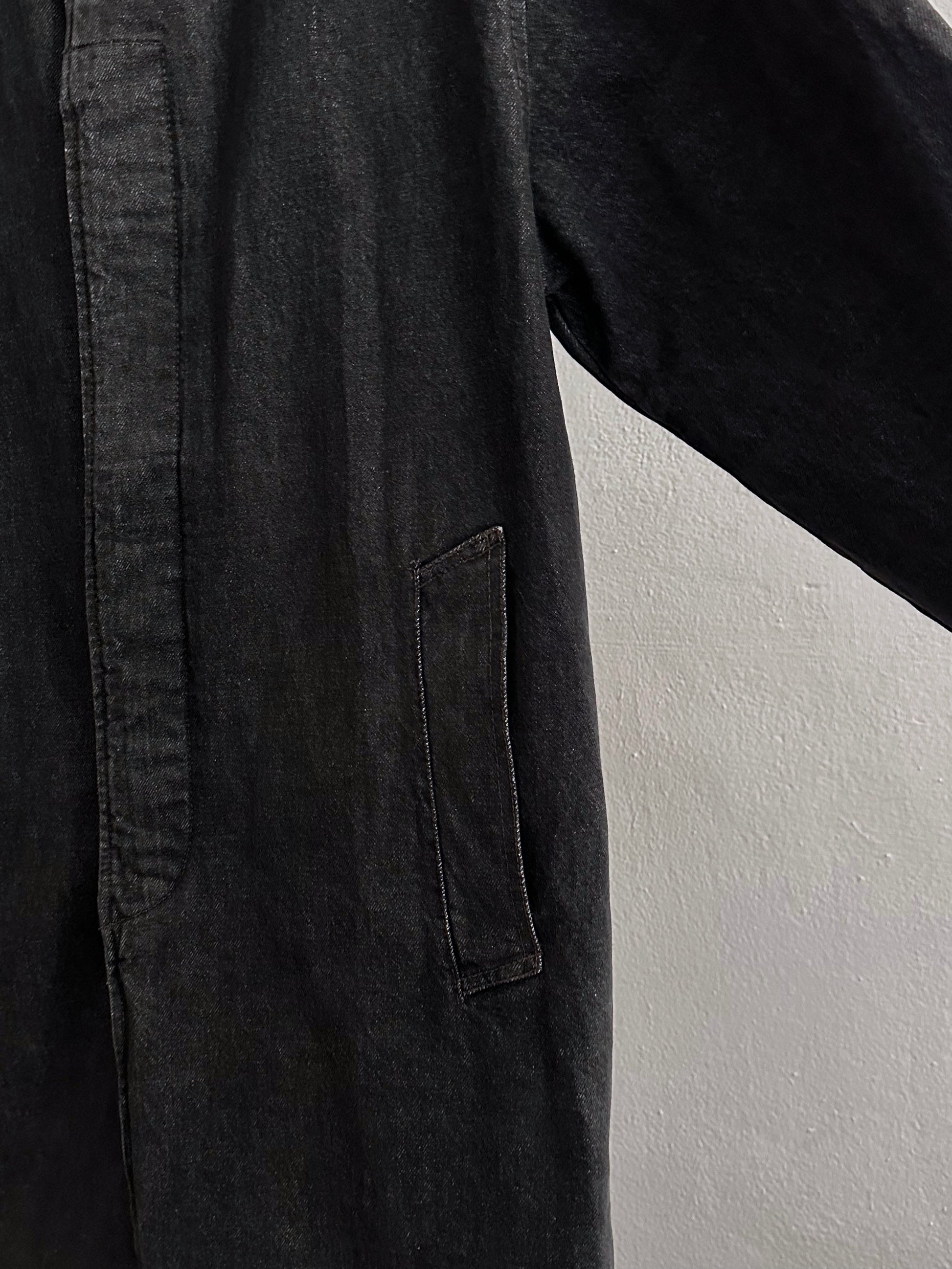 80's Levi's Black denim coat Vintage Made in Italy 80年代 リーバイス ブラックデニム コート Rare レア イタリア製 ヴィンテージ Toto Praha Vintage clothing store Antique shop Prague 古着屋 アンティークショップ プラハ ユーロ古着  ヨーロッパ古着 古着卸 