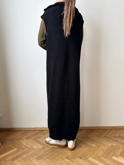 Black knit sleeveless dress