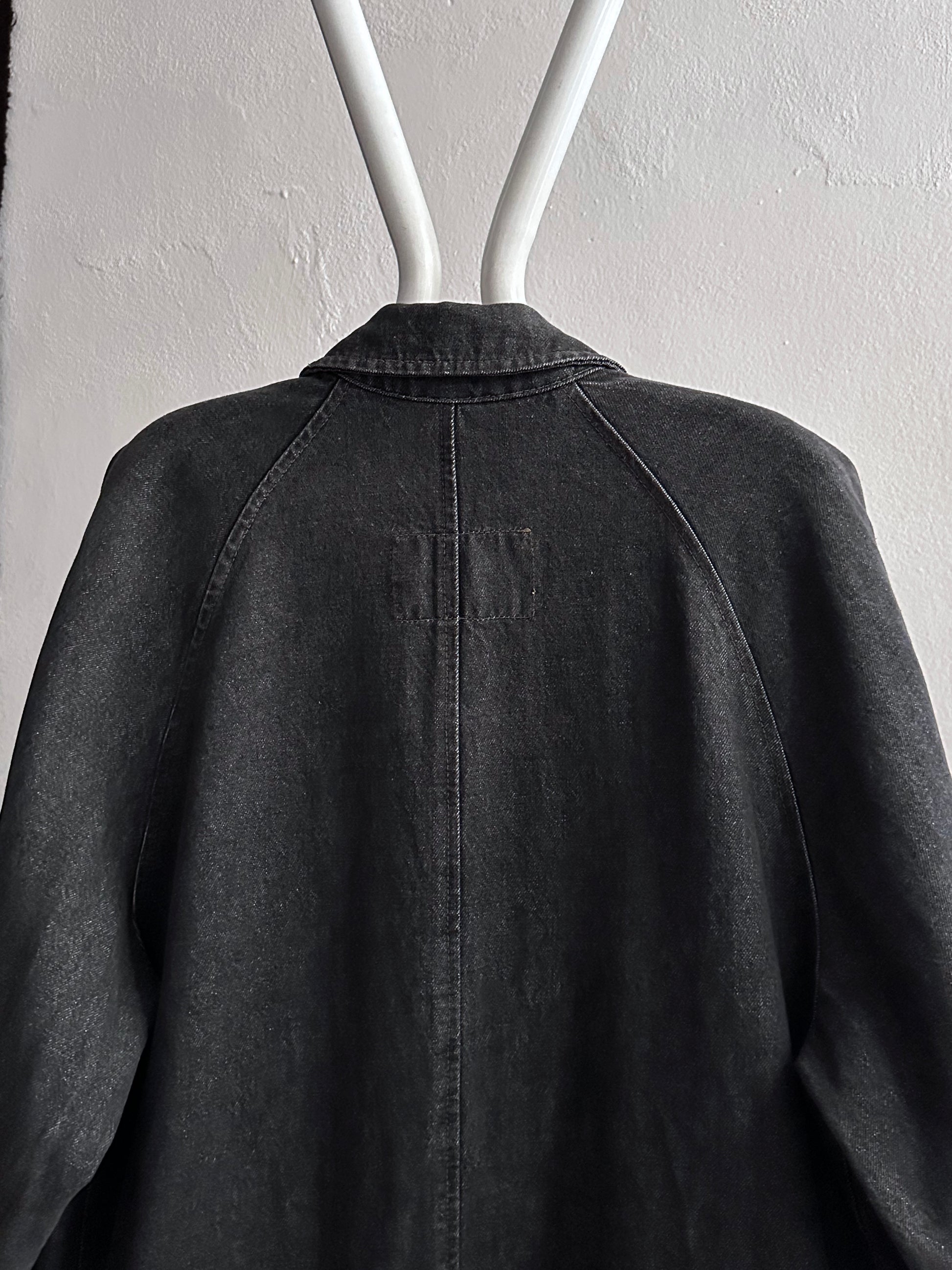 80's Levi's Black denim coat Vintage Made in Italy 80年代 リーバイス ブラックデニム コート Rare レア イタリア製 ヴィンテージ Toto Praha Vintage clothing store Antique shop Prague 古着屋 アンティークショップ プラハ ユーロ古着  ヨーロッパ古着 古着卸 