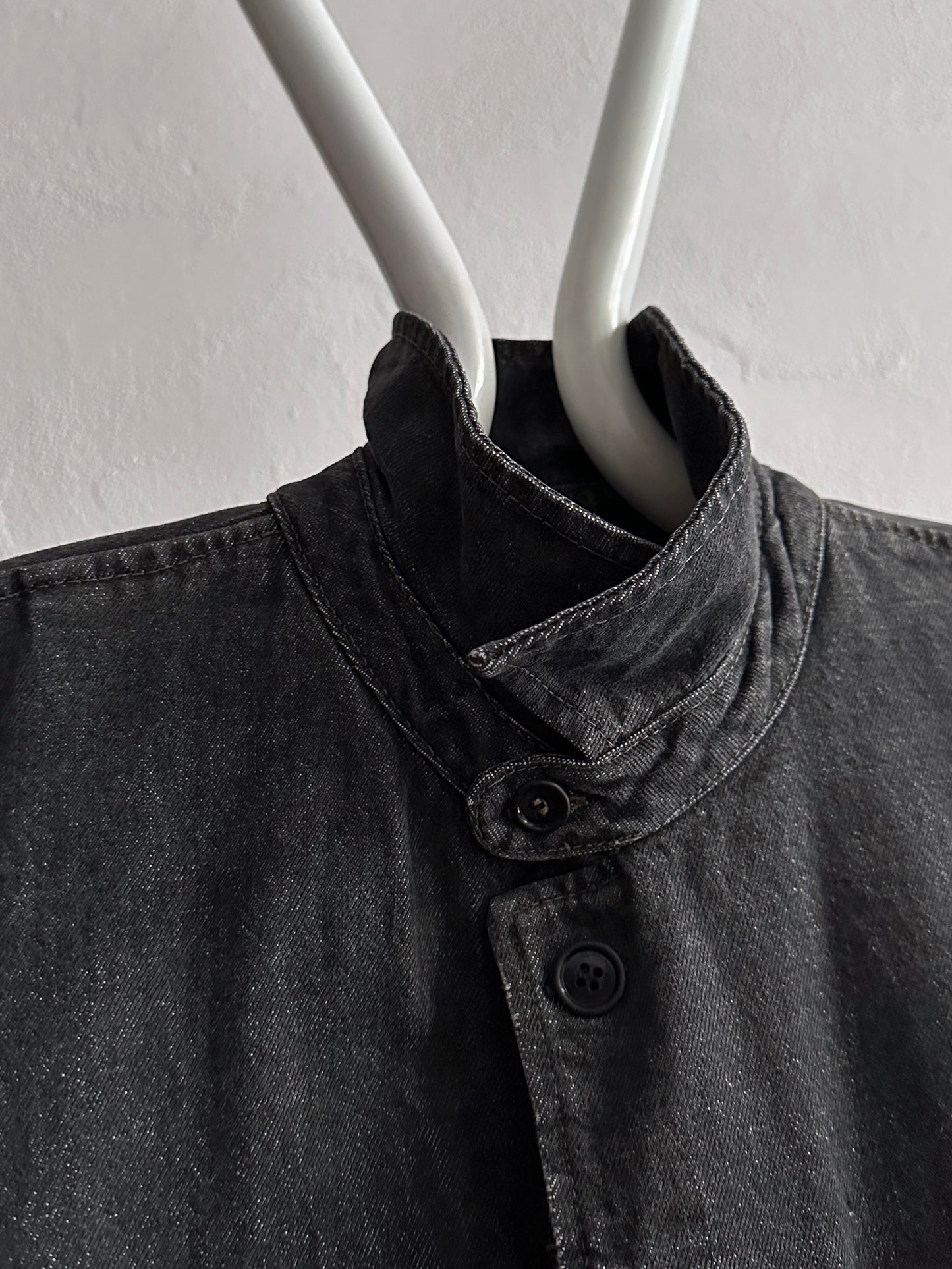 80's Levi's Black denim coat Vintage Made in Italy 80年代 リーバイス ブラックデニム コート Rare レア イタリア製 ヴィンテージ Toto Praha Vintage clothing store Antique shop Prague 古着屋 アンティークショップ プラハ ユーロ古着  ヨーロッパ古着 古着卸 