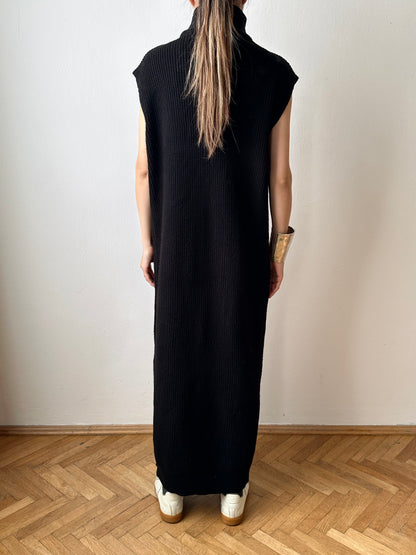 Black knit sleeveless dress
