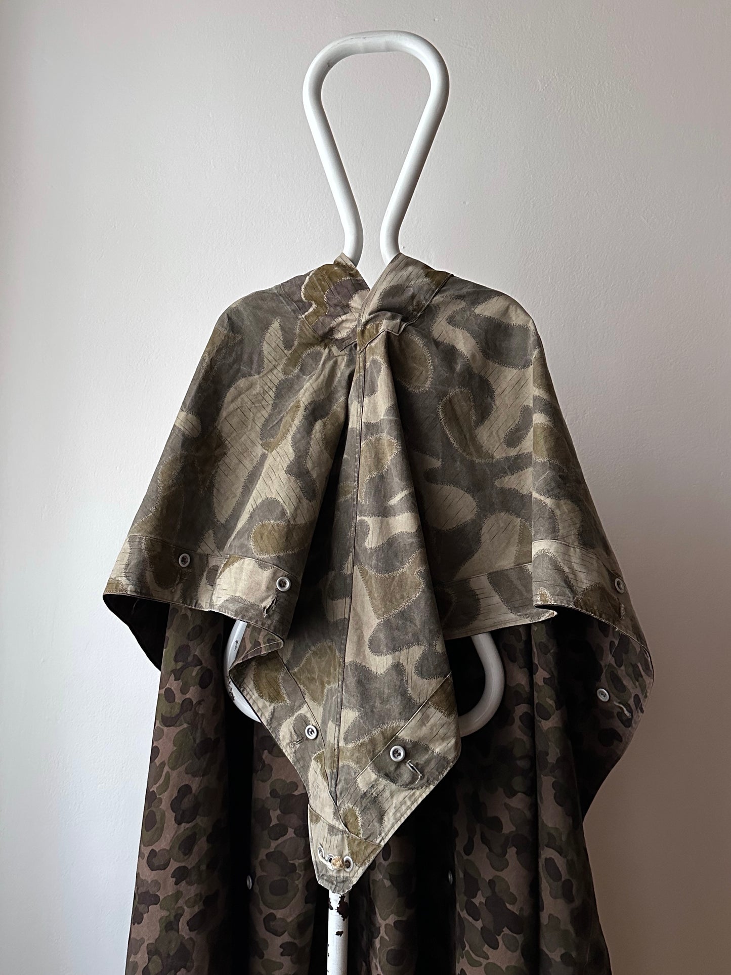 1960's Australian Army Reversible Tent Sheet 60年代 オーストラリア軍 テント生地 Vintage Military Toto Praha Prague プラハ  古着屋 古着 Vintage store ミリタリー ユーロ 古着 ヨーロッパ古着 ユーロミリタリー ヨーロッパミリタリー