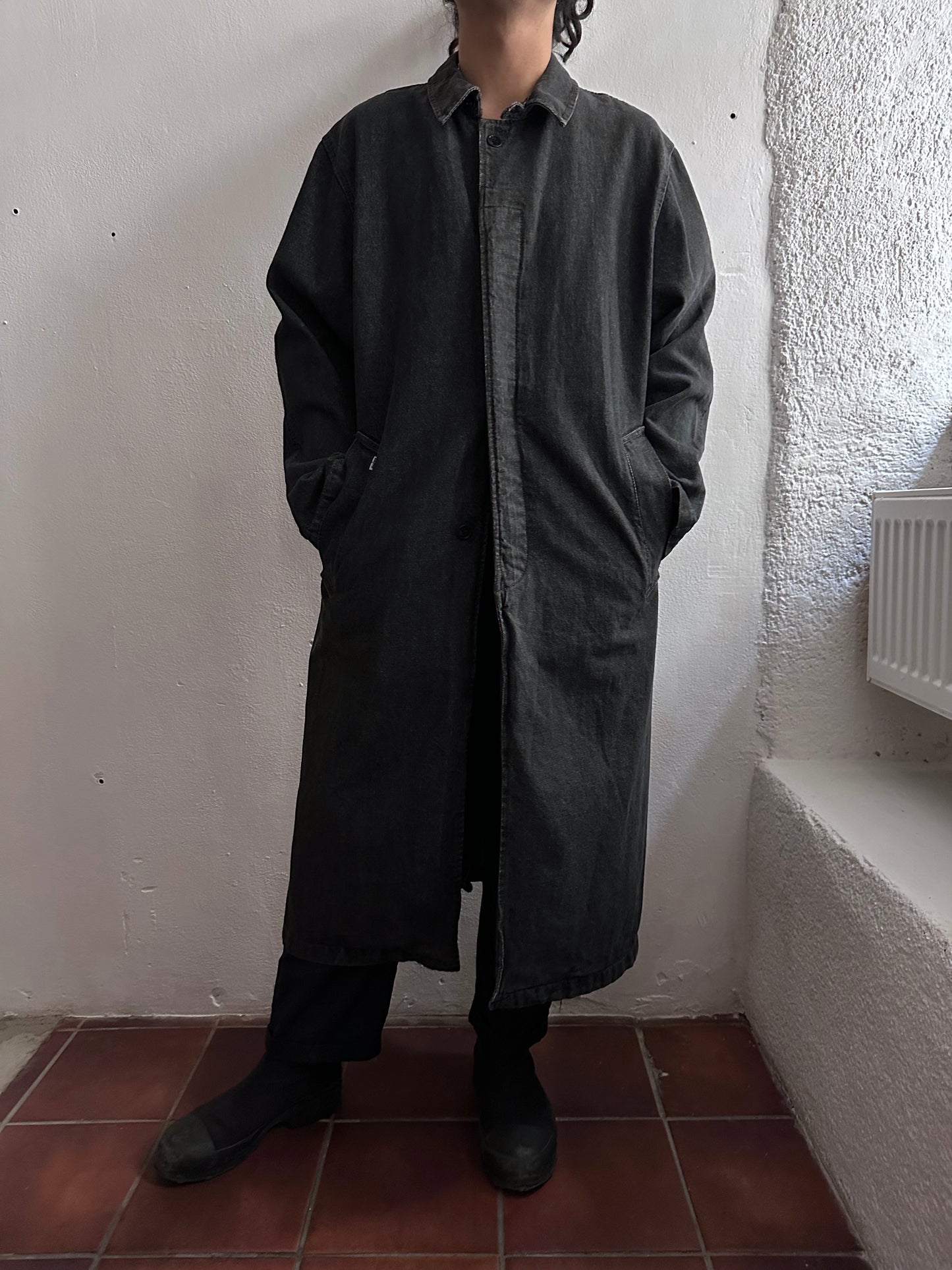 80's Levi's Black denim coat Vintage Made in Italy 80年代 リーバイス ブラックデニム コート Rare レア イタリア製 ヴィンテージ Toto Praha Vintage clothing store Antique shop Prague 古着屋 アンティークショップ プラハ ユーロ古着  ヨーロッパ古着 古着卸 