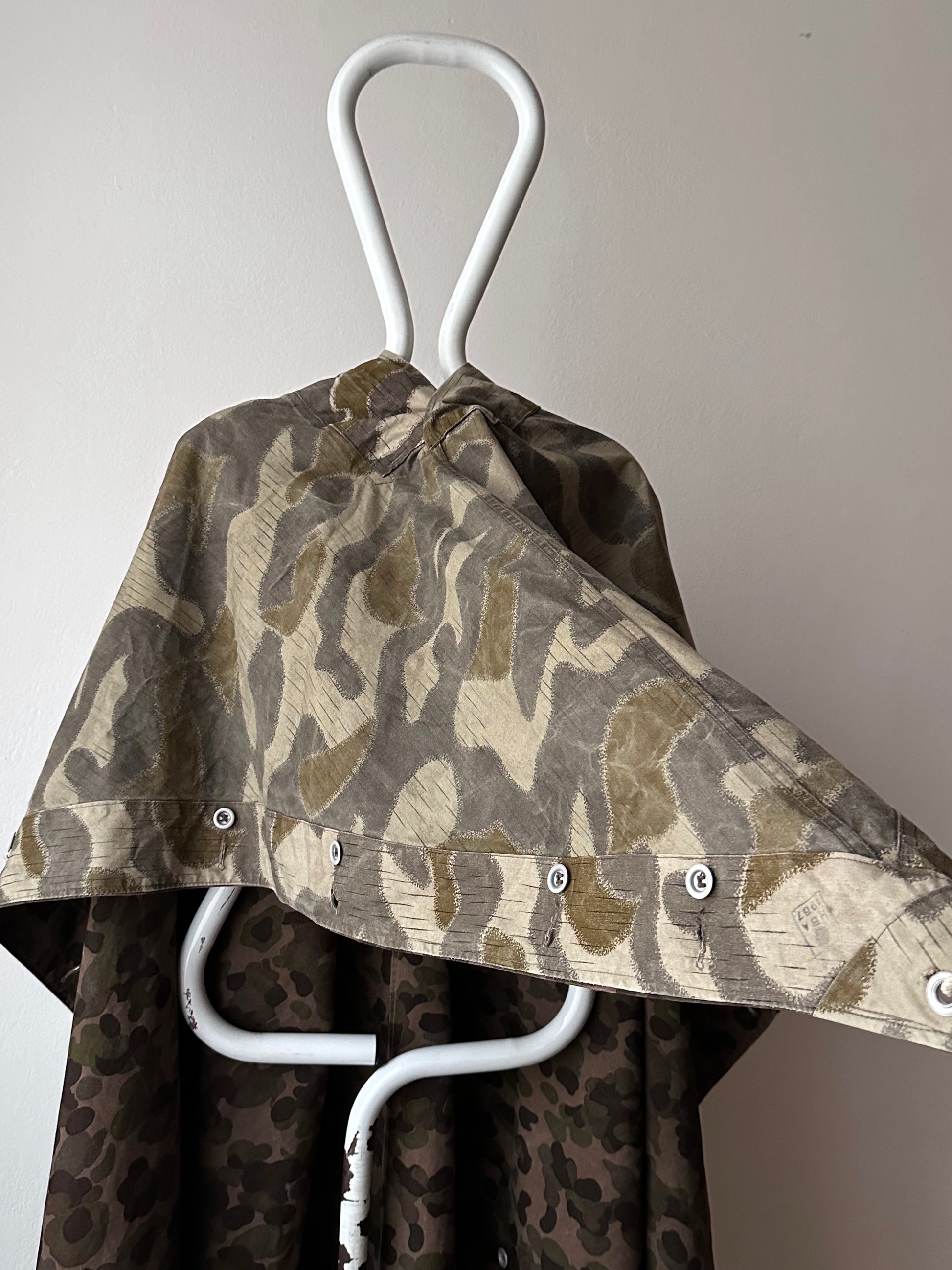 1960's Australian Army Reversible Tent Sheet 60年代 オーストラリア軍 テント生地 Vintage Military Toto Praha Prague プラハ  古着屋 古着 Vintage store ミリタリー ユーロ 古着 ヨーロッパ古着 ユーロミリタリー ヨーロッパミリタリー