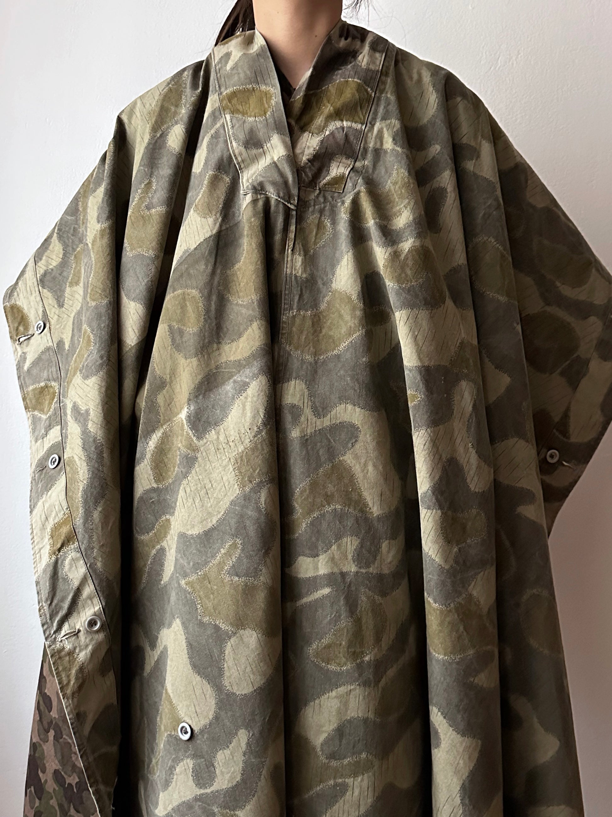 1960's Australian Army Reversible Tent Sheet 60年代 オーストラリア軍 テント生地 Vintage Military Toto Praha Prague プラハ  古着屋 古着 Vintage store ミリタリー ユーロ 古着 ヨーロッパ古着 ユーロミリタリー ヨーロッパミリタリー