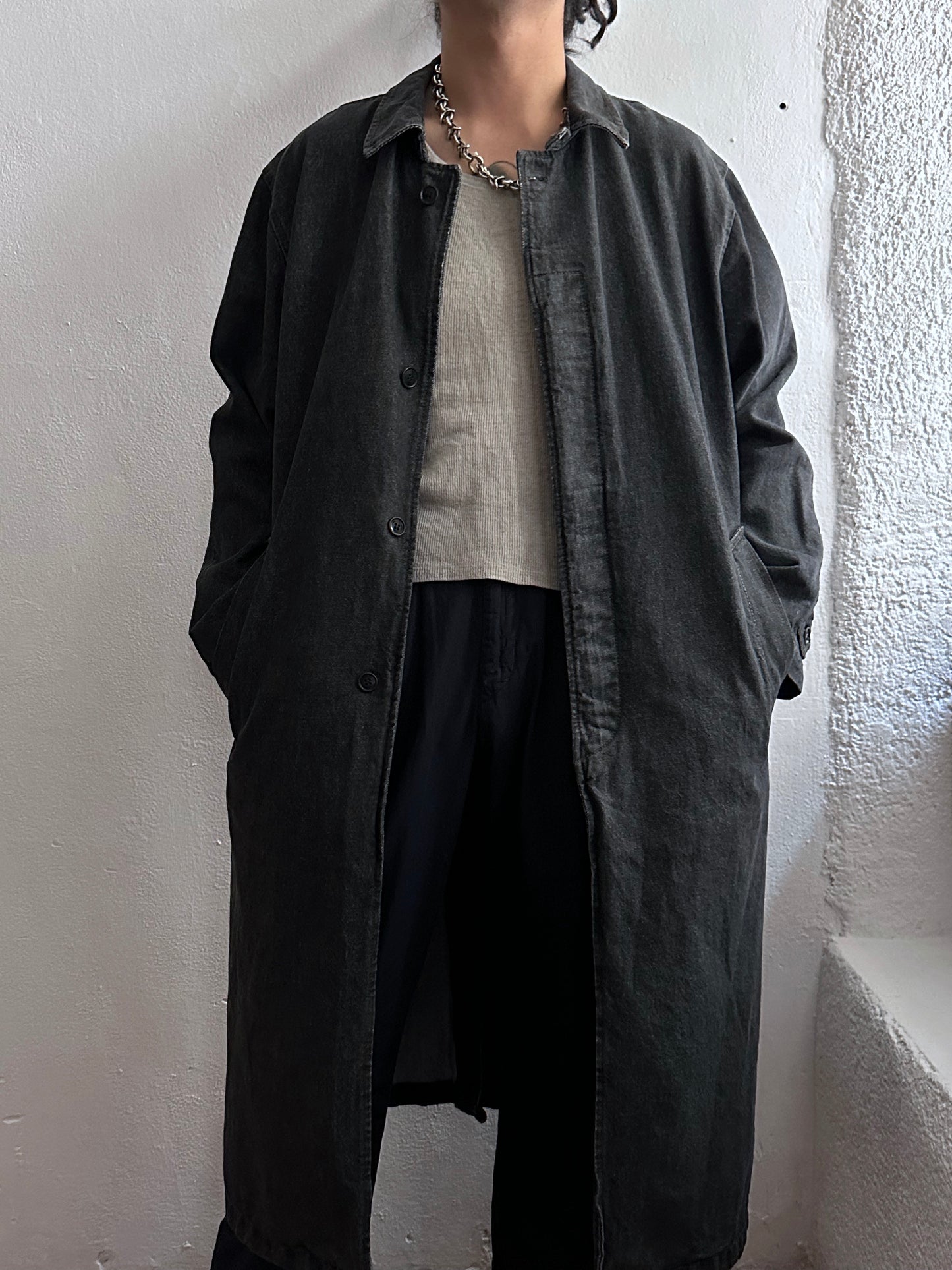 80's Levi's Black denim coat Vintage Made in Italy 80年代 リーバイス ブラックデニム コート Rare レア イタリア製 ヴィンテージ Toto Praha Vintage clothing store Antique shop Prague 古着屋 アンティークショップ プラハ ユーロ古着  ヨーロッパ古着 古着卸 