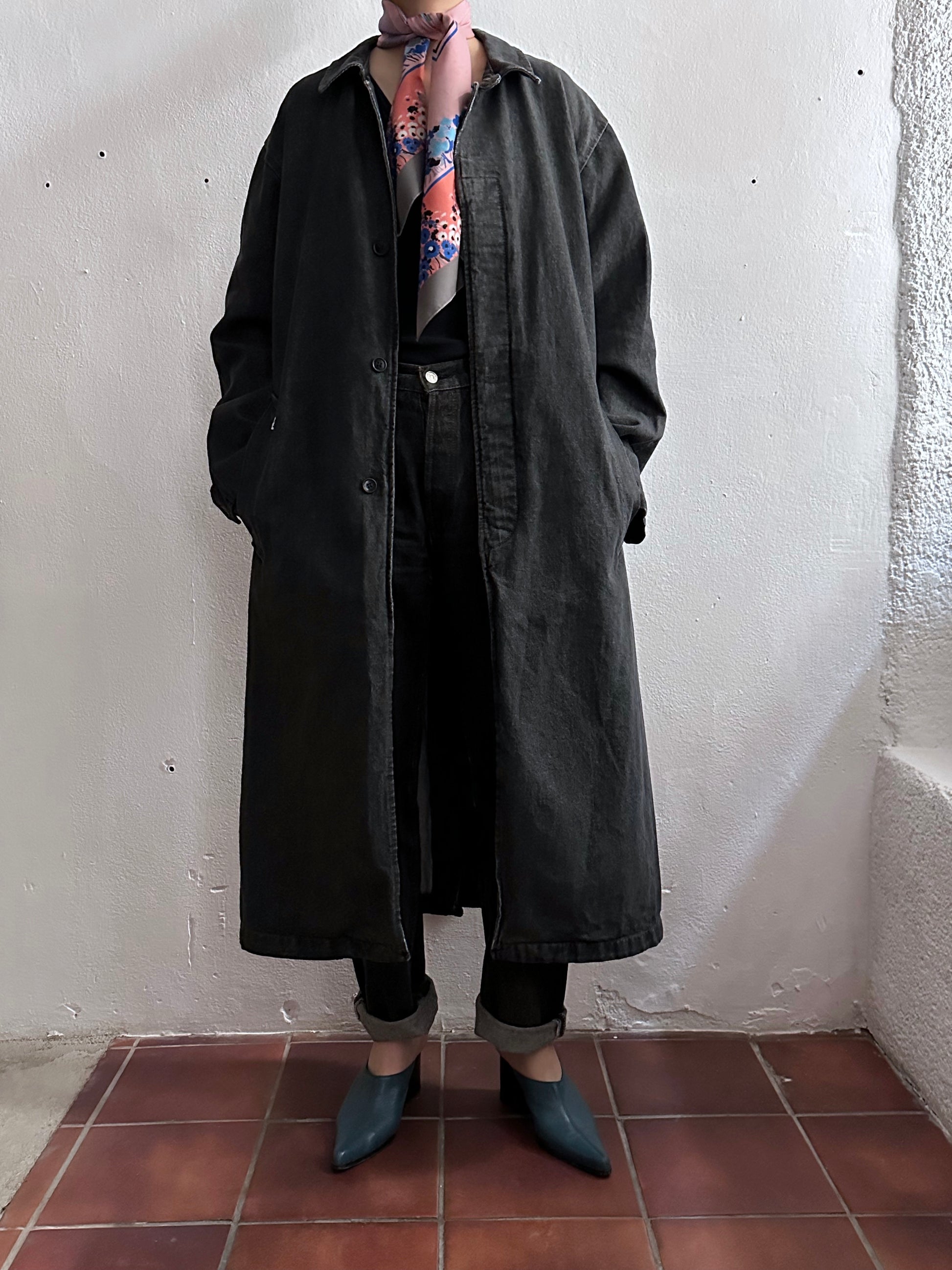 80's Levi's Black denim coat Vintage Made in Italy 80年代 リーバイス ブラックデニム コート Rare レア イタリア製 ヴィンテージ Toto Praha Vintage clothing store Antique shop Prague 古着屋 アンティークショップ プラハ ユーロ古着  ヨーロッパ古着 古着卸 
