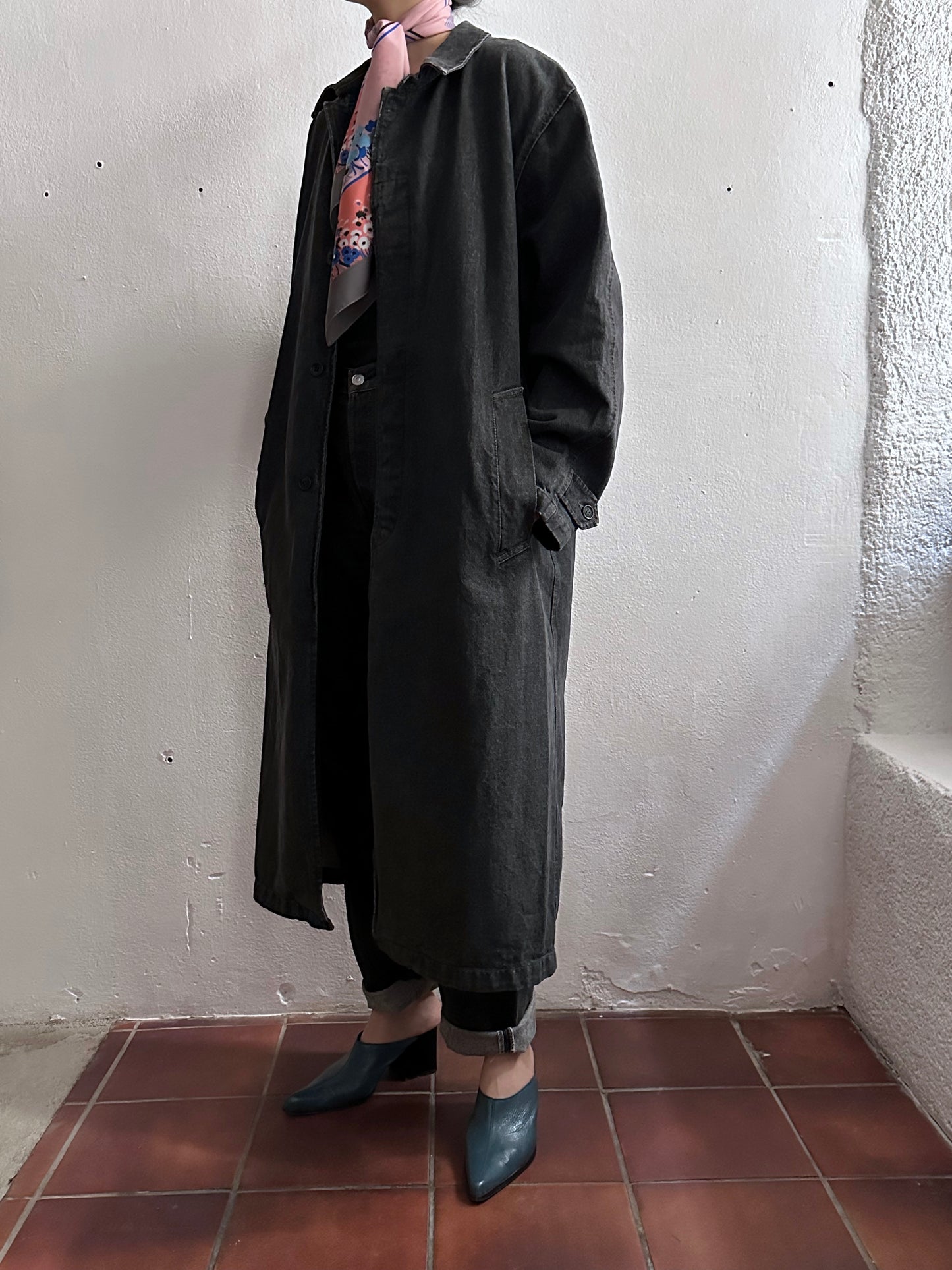 80's Levi's Black denim coat Vintage Made in Italy 80年代 リーバイス ブラックデニム コート Rare レア イタリア製 ヴィンテージ Toto Praha Vintage clothing store Antique shop Prague 古着屋 アンティークショップ プラハ ユーロ古着  ヨーロッパ古着 古着卸 