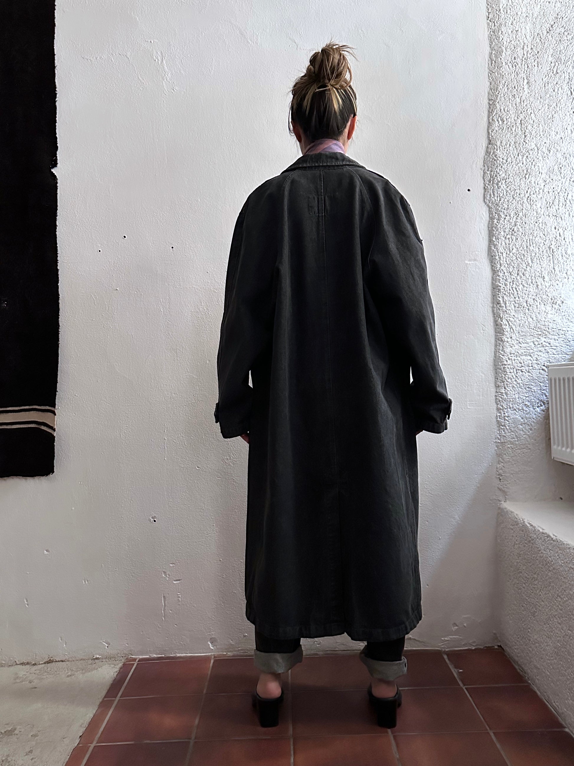 80's Levi's Black denim coat Vintage Made in Italy 80年代 リーバイス ブラックデニム コート Rare レア イタリア製 ヴィンテージ Toto Praha Vintage clothing store Antique shop Prague 古着屋 アンティークショップ プラハ ユーロ古着  ヨーロッパ古着 古着卸 