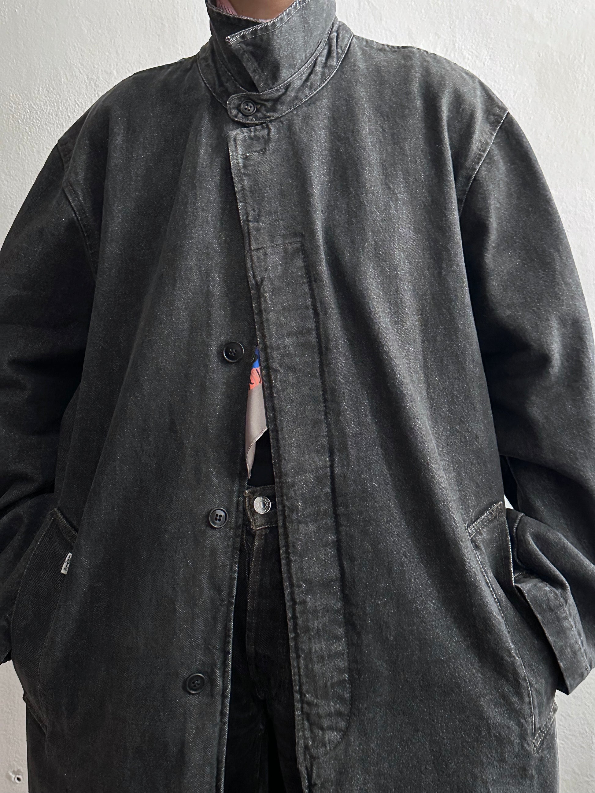 80's Levi's Black denim coat Vintage Made in Italy 80年代 リーバイス ブラックデニム コート Rare レア イタリア製 ヴィンテージ Toto Praha Vintage clothing store Antique shop Prague 古着屋 アンティークショップ プラハ ユーロ古着  ヨーロッパ古着 古着卸 