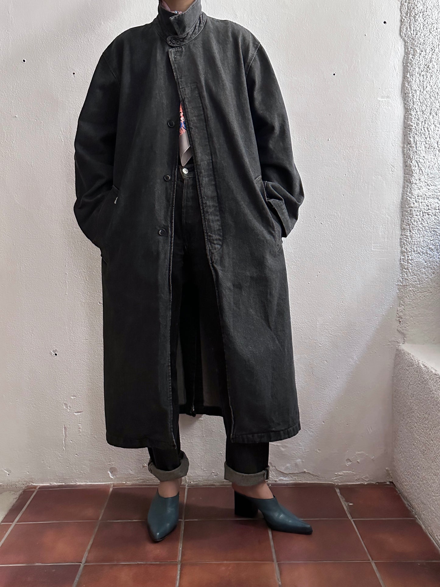 80's Levi's Black denim coat Vintage Made in Italy 80年代 リーバイス ブラックデニム コート Rare レア イタリア製 ヴィンテージ Toto Praha Vintage clothing store Antique shop Prague 古着屋 アンティークショップ プラハ ユーロ古着  ヨーロッパ古着 古着卸 