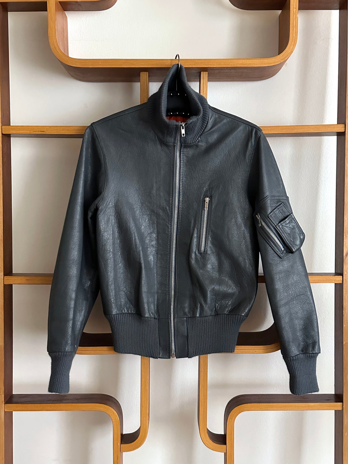 1990s German Air Force Leather Flight Jacket Luftwaffe Bundeswehr ドイツ軍 空軍 パイロット Pilot jacket エアフォース グレー 灰色 レザー ジャケット 90年代 Toto Praha Vintage clothing shop Antique shop 古着屋 プラハ Showroom appointment Prague ユーロ古着 ヨーロッパ古着 古着卸 ヴィンテージ