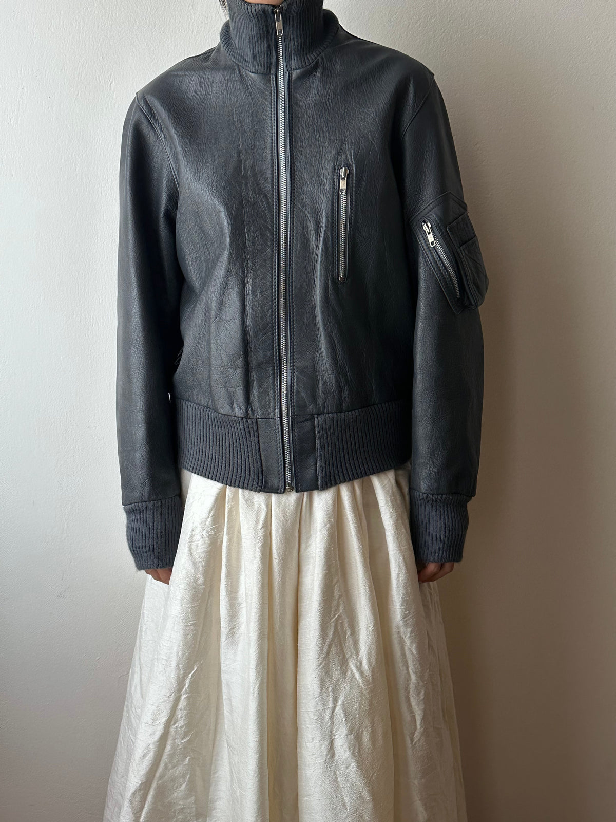 1990s German Air Force Leather Flight Jacket Luftwaffe Bundeswehr ドイツ軍 空軍 パイロット Pilot jacket エアフォース グレー 灰色 レザー ジャケット 90年代 Toto Praha Vintage clothing shop Antique shop 古着屋 プラハ Showroom appointment Prague ユーロ古着 ヨーロッパ古着 古着卸 ヴィンテージ