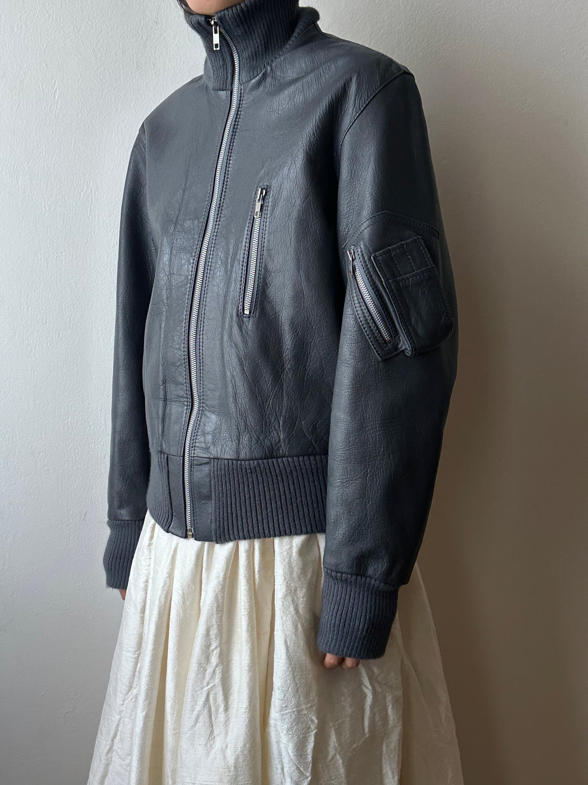 1990s German Air Force Leather Flight Jacket Luftwaffe Bundeswehr ドイツ軍 空軍 パイロット Pilot jacket エアフォース グレー 灰色 レザー ジャケット 90年代 Toto Praha Vintage clothing shop Antique shop 古着屋 プラハ Showroom appointment Prague ユーロ古着 ヨーロッパ古着 古着卸 ヴィンテージ