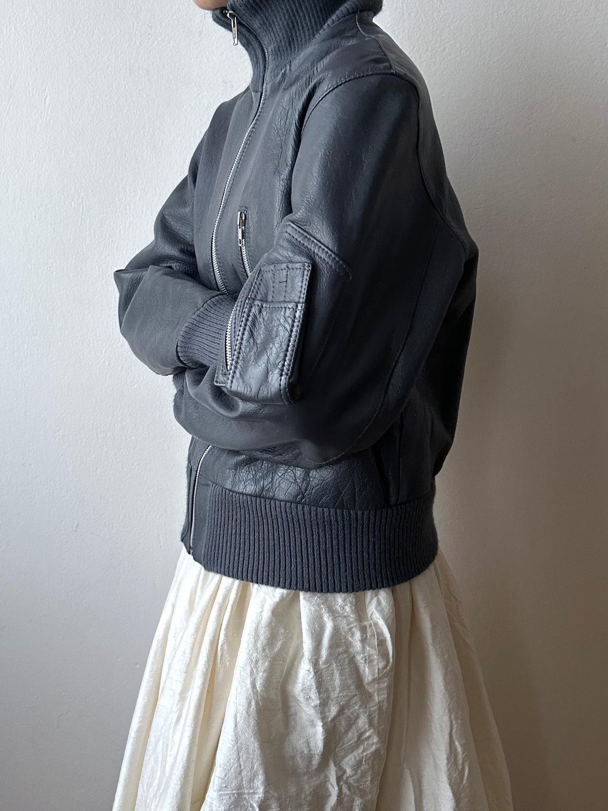 1990s German Air Force Leather Flight Jacket Luftwaffe Bundeswehr ドイツ軍 空軍 パイロット Pilot jacket エアフォース グレー 灰色 レザー ジャケット 90年代 Toto Praha Vintage clothing shop Antique shop 古着屋 プラハ Showroom appointment Prague ユーロ古着 ヨーロッパ古着 古着卸 ヴィンテージ