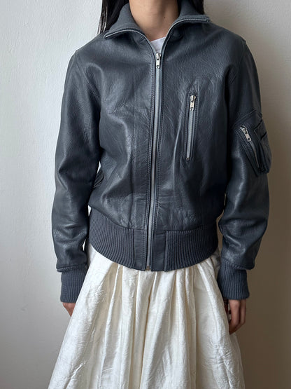 1990s German Air Force Leather Flight Jacket Luftwaffe Bundeswehr ドイツ軍 空軍 パイロット Pilot jacket エアフォース グレー 灰色 レザー ジャケット 90年代 Toto Praha Vintage clothing shop Antique shop 古着屋 プラハ Showroom appointment Prague ユーロ古着 ヨーロッパ古着 古着卸 ヴィンテージ
