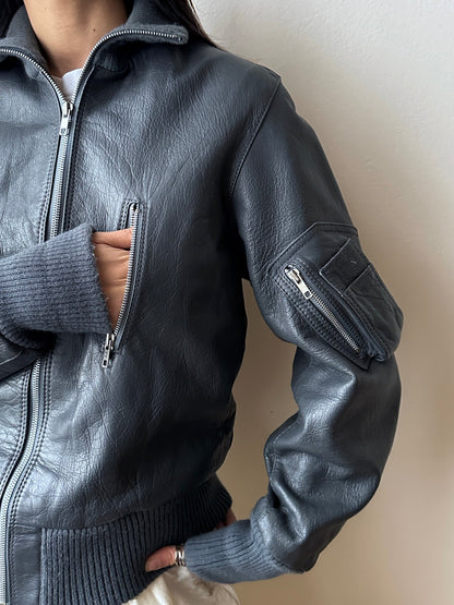 1990s German Air Force Leather Flight Jacket Luftwaffe Bundeswehr ドイツ軍 空軍 パイロット Pilot jacket エアフォース グレー 灰色 レザー ジャケット 90年代 Toto Praha Vintage clothing shop Antique shop 古着屋 プラハ Showroom appointment Prague ユーロ古着 ヨーロッパ古着 古着卸 ヴィンテージ
