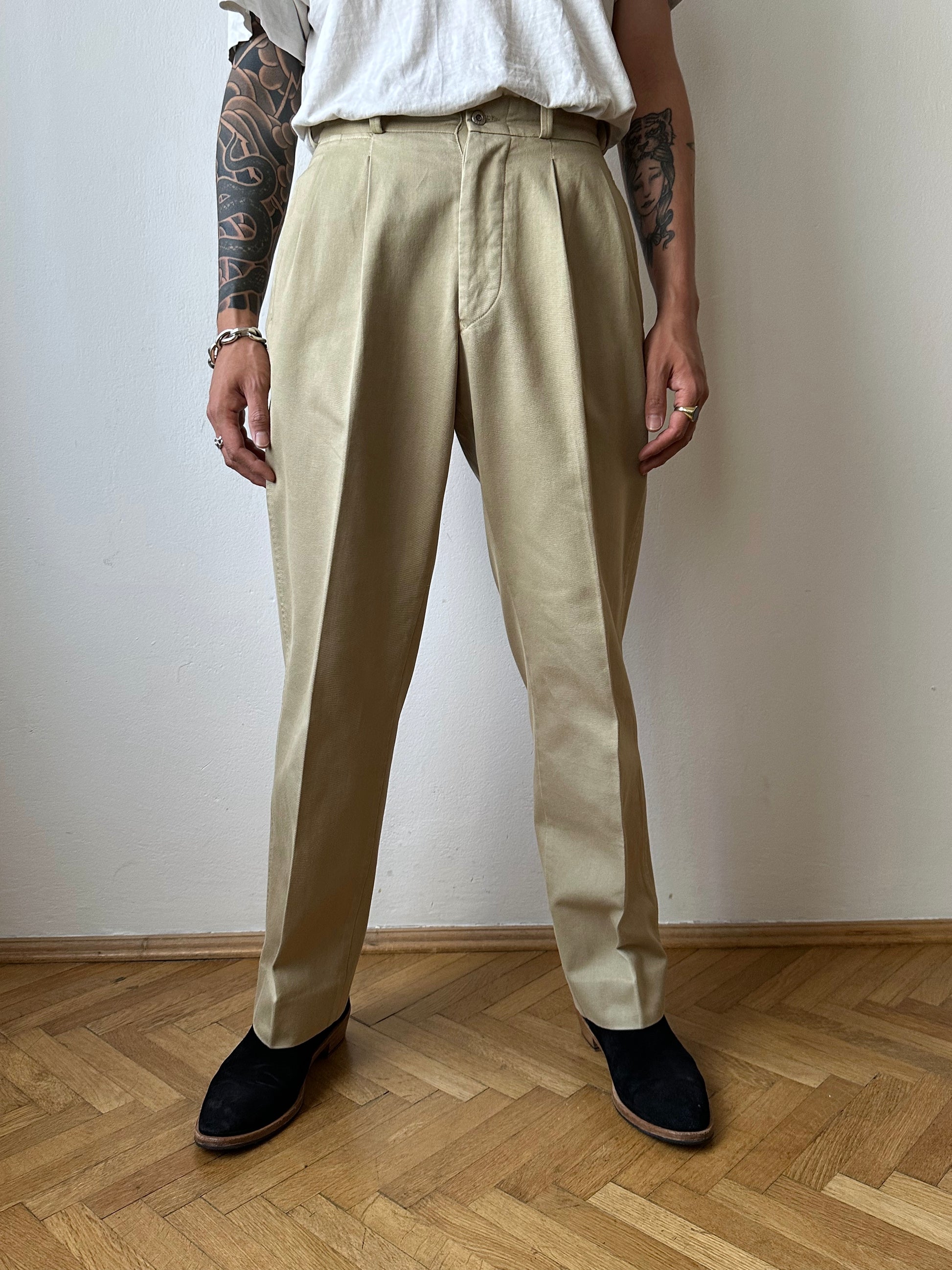 1980s Stone Island beige chinos 80年代 Massimo osti マッシモマッシモオスティ Made in Italy イタリア製 ストーンアイランド ベージュ チノパン Toto Praha Vintage clothing shop Antique shop 古着屋 プラハ Showroom appointment Prague ユーロ古着 ヨーロッパ古着 古着卸 ヴィンテージ
