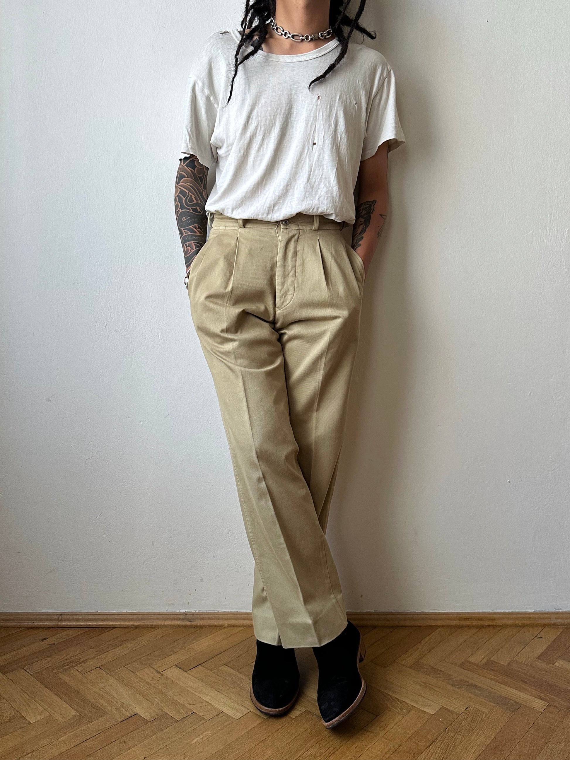 1980s Stone Island beige chinos 80年代 Massimo osti マッシモマッシモオスティ Made in Italy イタリア製 ストーンアイランド ベージュ チノパン Toto Praha Vintage clothing shop Antique shop 古着屋 プラハ Showroom appointment Prague ユーロ古着 ヨーロッパ古着 古着卸 ヴィンテージ