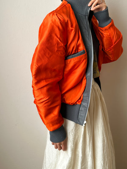 1990s German Air Force Leather Flight Jacket Luftwaffe Bundeswehr ドイツ軍 空軍 パイロット Pilot jacket エアフォース グレー 灰色 レザー ジャケット 90年代 Toto Praha Vintage clothing shop Antique shop 古着屋 プラハ Showroom appointment Prague ユーロ古着 ヨーロッパ古着 古着卸 ヴィンテージ